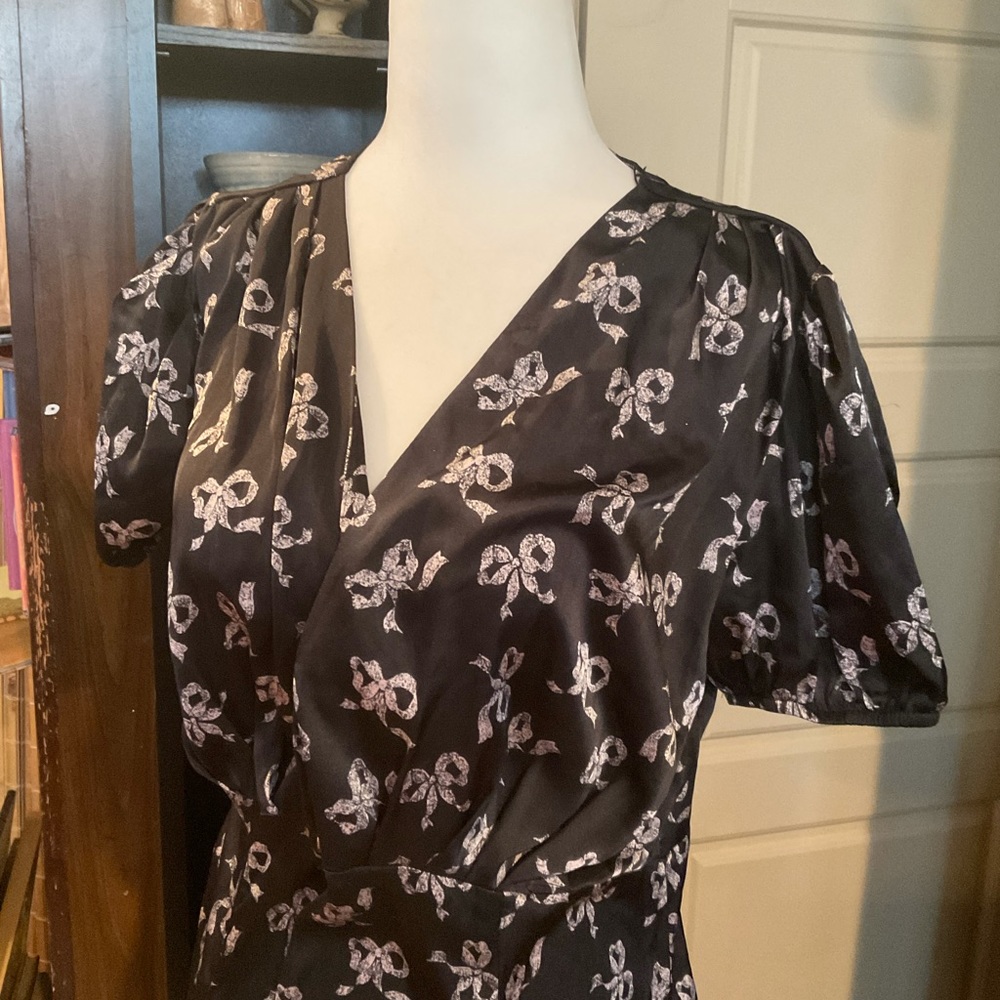 “BETSY JOHNSON” BOW PATTERN NAVY AND WHITE DRESS. - Picture 5 of 16